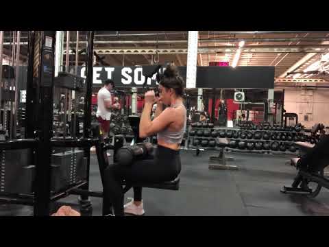 Neutral Grip Lat Pulldown