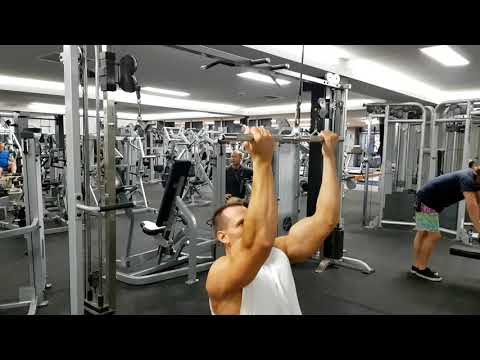 Supinated Grip Lat Pulldowns