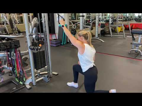 ½ kneeling single arm lat pulldown