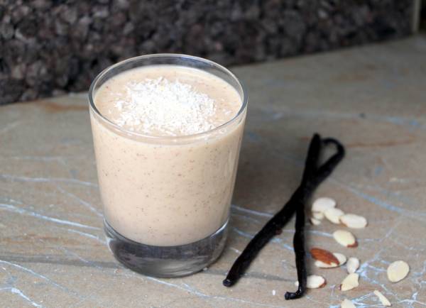 Tropical Vanilla Nut Smoothie